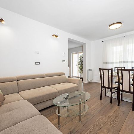 Apartment Delton Фажана Экстерьер фото